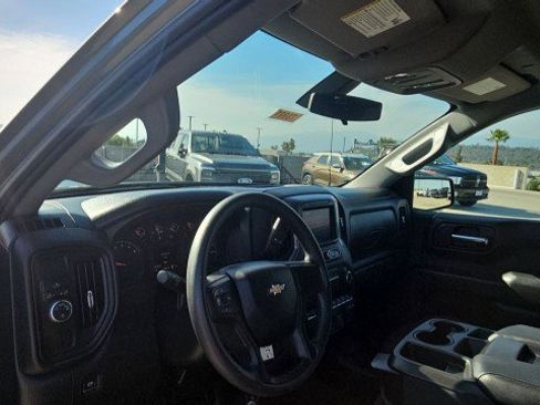 Used 2020 Chevrolet Silverado 1500 Custom w/ Custom Value Package RWD image 10