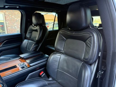 Used 2019 Lincoln Navigator Reserve w/ Cargo Package image 12