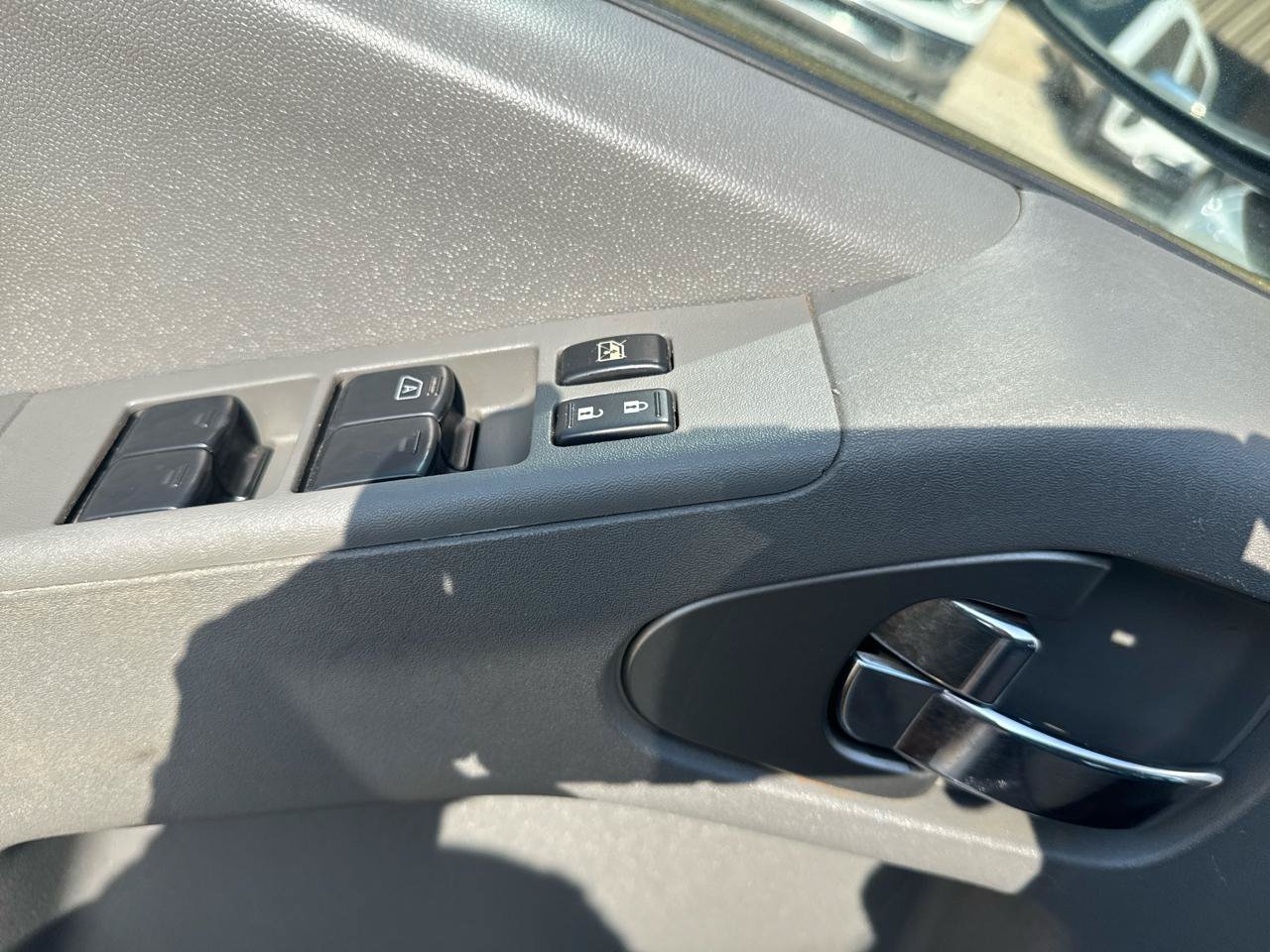 Used 2018 Nissan Frontier SV RWD image 16