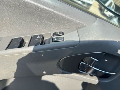 Used 2018 Nissan Frontier SV RWD image 16