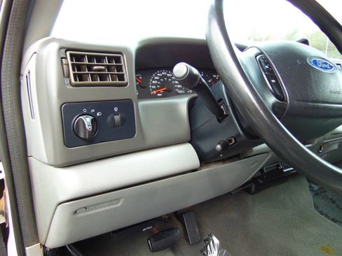 Used 2004 Ford F250 XLT image 18