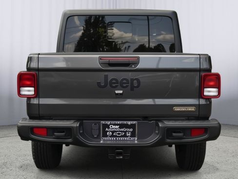 Used 2023 Jeep Gladiator Sport AWD/4WD image 23