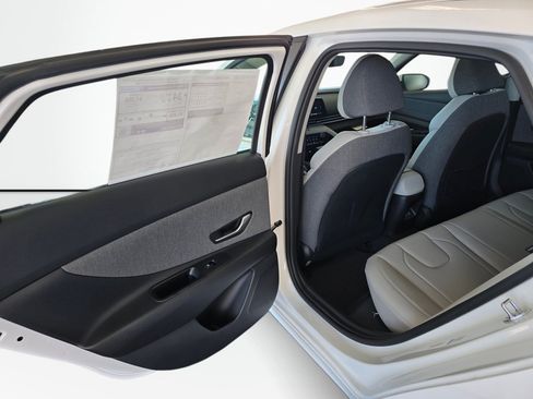 New 2026 Hyundai Elantra Limited FWD image 34