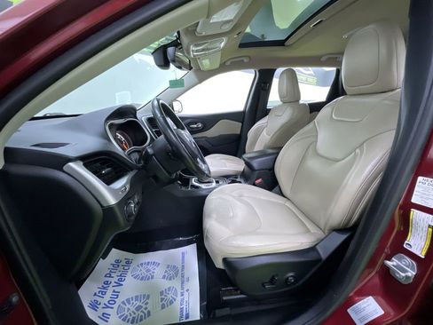 Used 2017 Jeep Cherokee Limited image 18