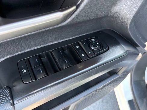 Used 2024 Toyota Tacoma TRD Off-Road AWD/4WD image 27