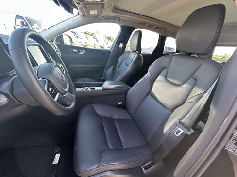 Certified 2025 Volvo XC60 B5 Plus image 28