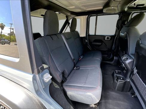 Certified 2025 Jeep Wrangler Unlimited Rubicon w/ Convenience Group AWD/4WD image 18