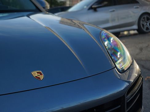 Used 2019 Porsche Cayenne Turbo image 17