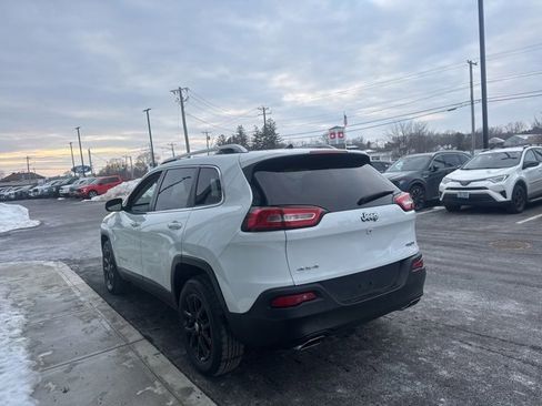 Used 2016 Jeep Cherokee Latitude w/ Cold Weather Group image 5