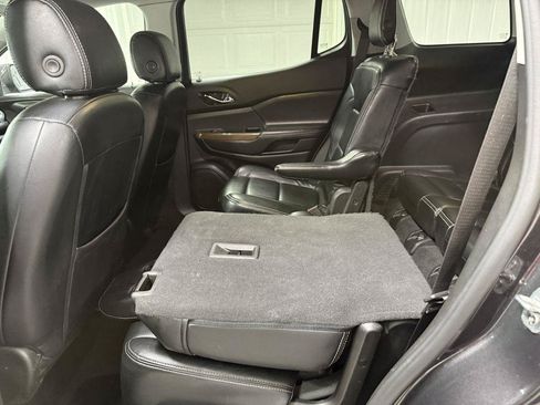 Used 2019 GMC Acadia SLE w/ LPO, Black Accent Package AWD/4WD image 30