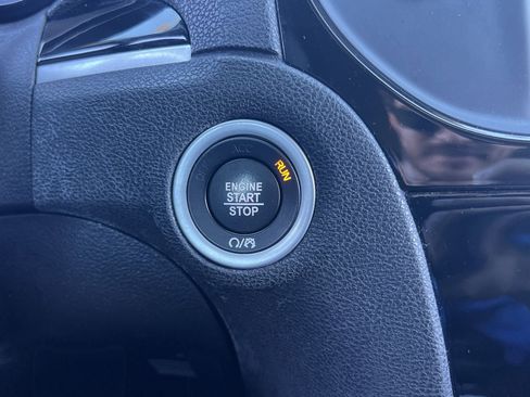 Used 2023 Chrysler 300 S image 8