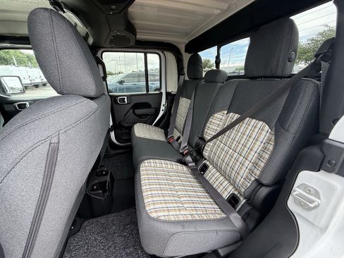 New 2026 Jeep Gladiator Sport AWD/4WD image 16