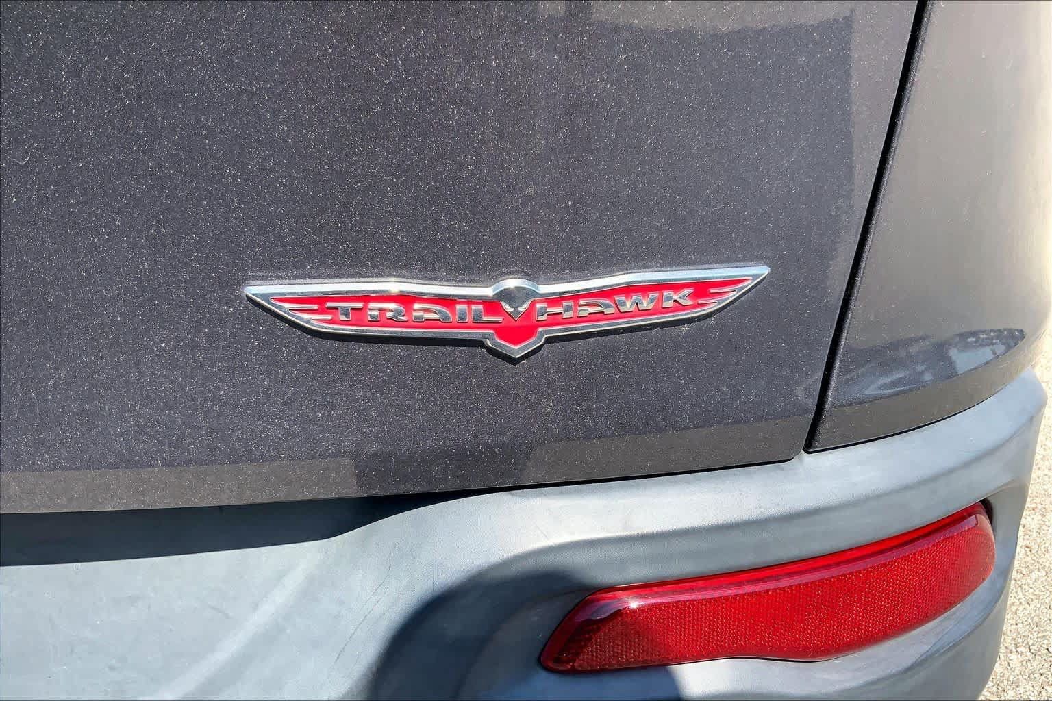 Used 2018 Jeep Cherokee Trailhawk w/ Comfort/Convenience Group AWD/4WD image 10