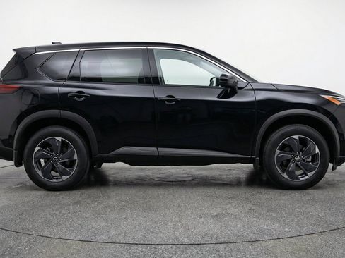 Used 2025 Nissan Rogue SV AWD/4WD image 11