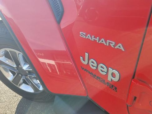 Used 2021 Jeep Wrangler Unlimited Sahara AWD/4WD image 7
