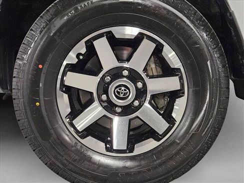 Used 2021 Toyota 4Runner TRD Off-Road Premium AWD/4WD image 23