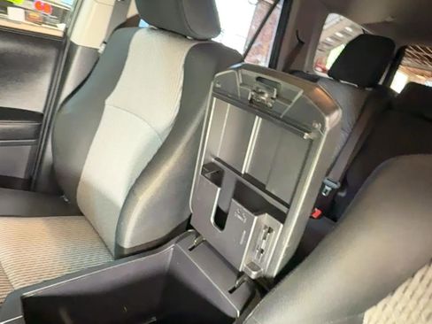 Used 2014 Toyota 4Runner SR5 image 46