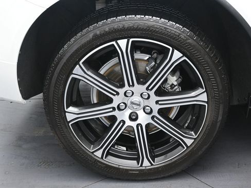 Used 2019 Volvo XC60 T8 Inscription w/ Advanced Package image 35