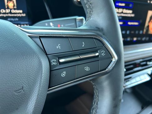 Certified 2025 Chevrolet Suburban High Country image 32