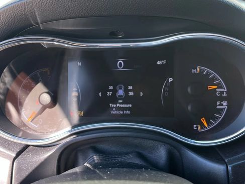 Used 2018 Jeep Grand Cherokee Altitude AWD/4WD image 8