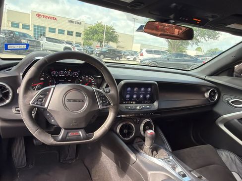 Used 2021 Chevrolet Camaro SS RWD image 7
