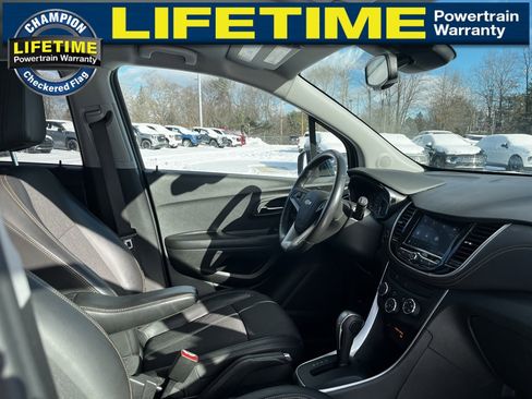 Certified 2022 Chevrolet Trax LT w/ Redline Edition image 34