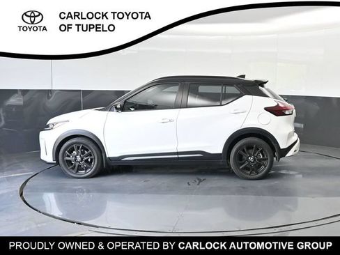 Used 2023 Nissan Kicks SR w/ SR Premium Package FWD image 10