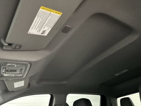Used 2024 GMC Sierra 1500 SLT AWD/4WD image 28
