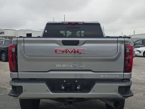 Used 2025 GMC Sierra 2500 Denali w/ Denali Reserve Package AWD/4WD image 4
