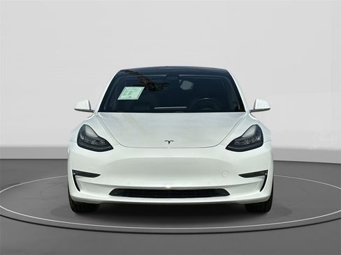 Used 2019 Tesla Model 3 Standard Range image 2