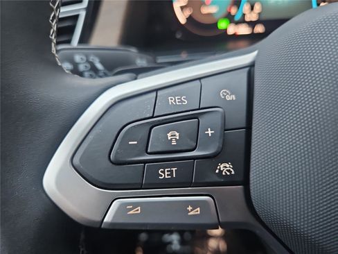 New 2026 Volkswagen Atlas SE image 15