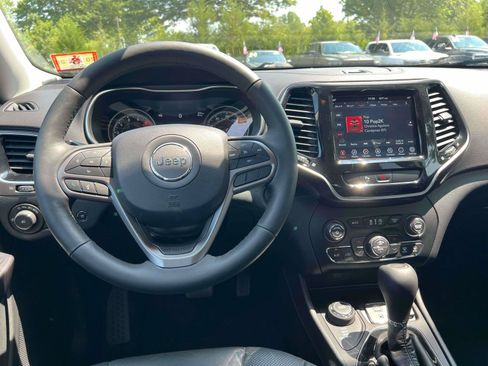 Used 2019 Jeep Cherokee Limited AWD/4WD image 25