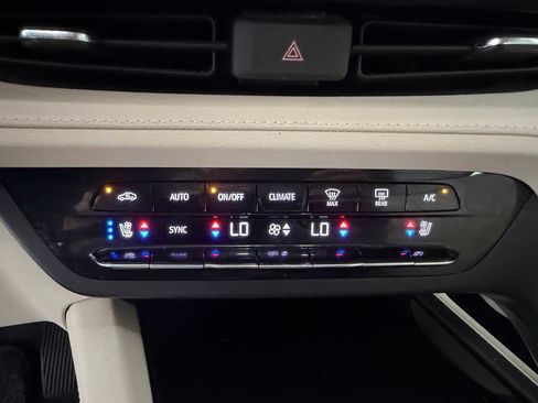 Used 2023 Buick Envision Avenir AWD/4WD image 14