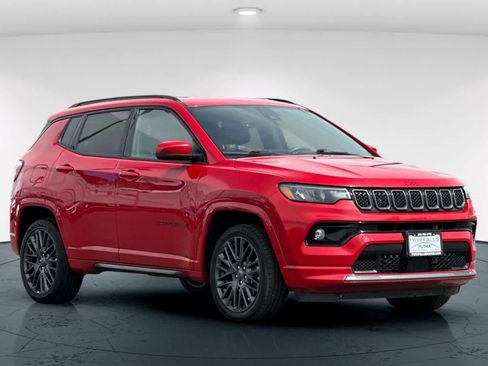 Used 2023 Jeep Compass Limited AWD/4WD image 5