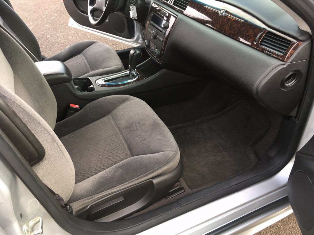 Used 2014 Chevrolet Impala LT FWD image 30