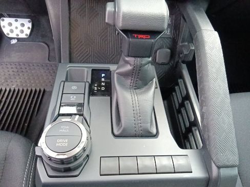 Used 2025 Toyota Tacoma TRD Sport image 24