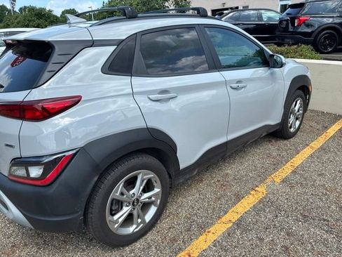 Certified 2023 Hyundai Kona SEL AWD/4WD image 4