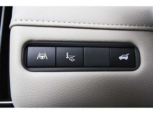 New 2025 Nissan Armada Platinum image 14