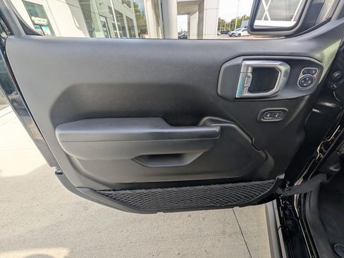 Used 2022 Jeep Wrangler Rubicon image 40