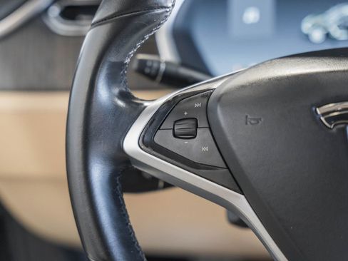 Used 2013 Tesla Model S image 25