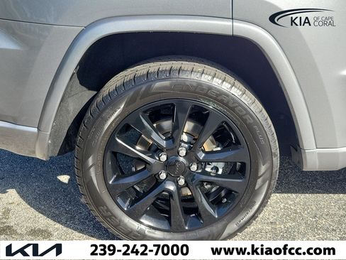 Used 2021 Jeep Grand Cherokee Laredo X RWD image 10