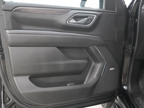 Used 2023 Chevrolet Suburban LT w/ Luxury Package AWD/4WD image 19