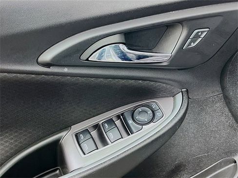 Used 2024 Chevrolet Malibu LT image 9