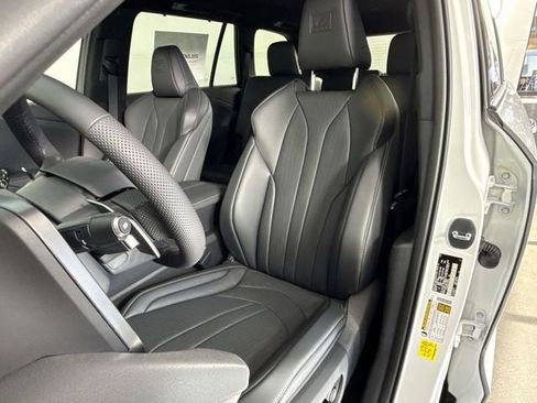 New 2026 Lexus TX 500h AWD image 17