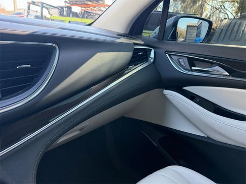 Used 2023 Buick Enclave Essence image 24