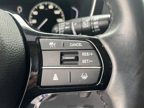 Used 2023 Honda Pilot Touring image 16