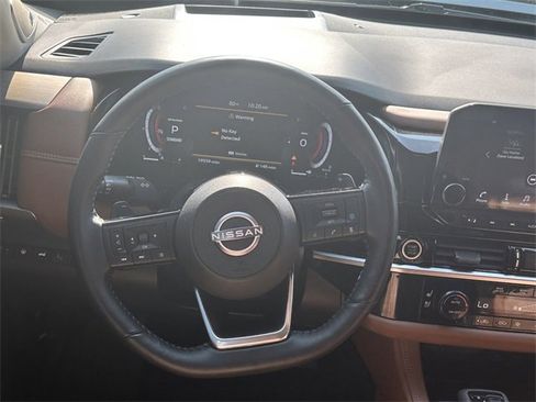 Used 2024 Nissan Pathfinder Platinum w/ Black Appearance Package image 24