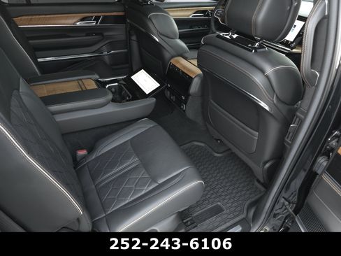 Used 2023 Jeep Grand Wagoneer Series III AWD/4WD image 52