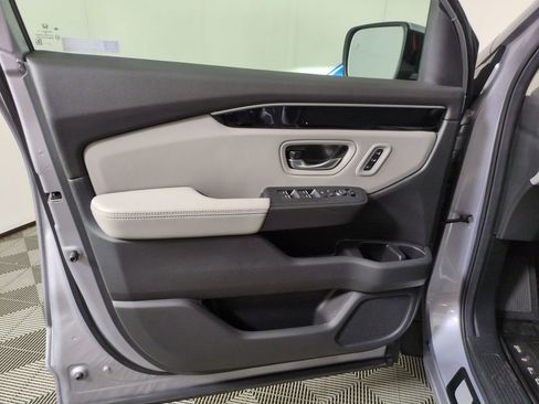 Certified 2025 Honda Pilot EX-L image 14