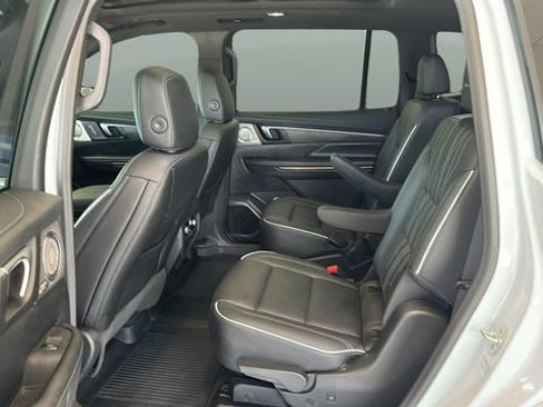 Used 2026 Buick Enclave Avenir w/ Super Cruise Package AWD/4WD image 20